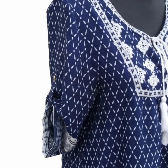 Boho Blue and White Peasant Top (F=M-L) - Picture 5 of 12